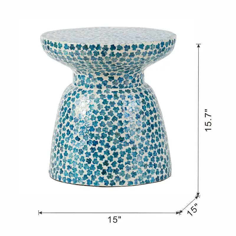 Taburete y mesa auxiliar con mosaico de conchas de capiz