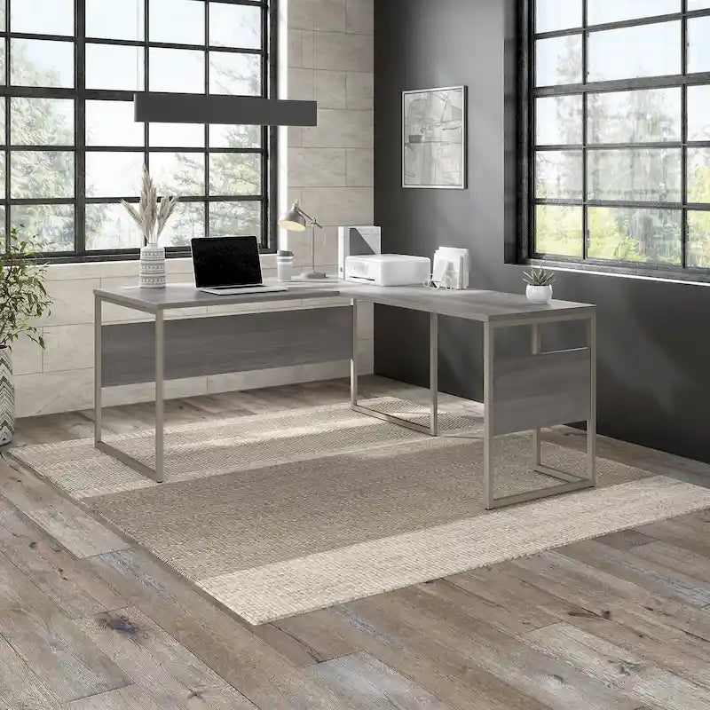 Escritorio en forma de L de 60" ancho x 30" profundidad con patas de metal