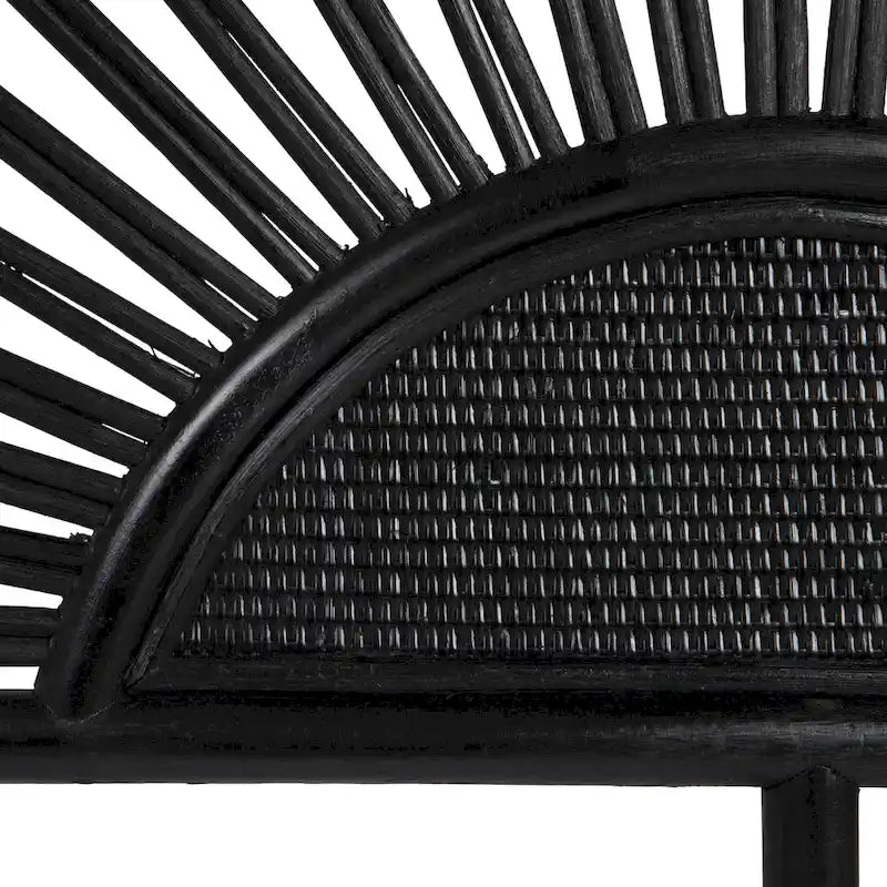Cabecero de ratán con diseño de sol y marco de madera
