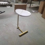Mesa auxiliar en forma de C con estructura de metal, juego de 2 – Blanco